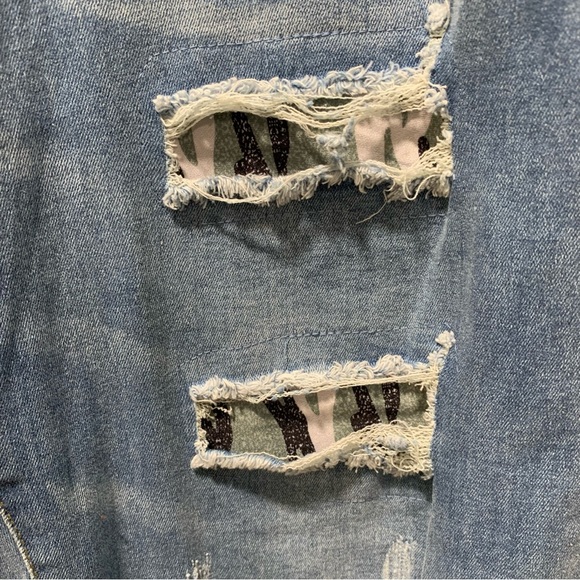 Women’s Ankle Destructed W/ Camouflage Backing Stretch Denim XL - Picture 3 of 11
